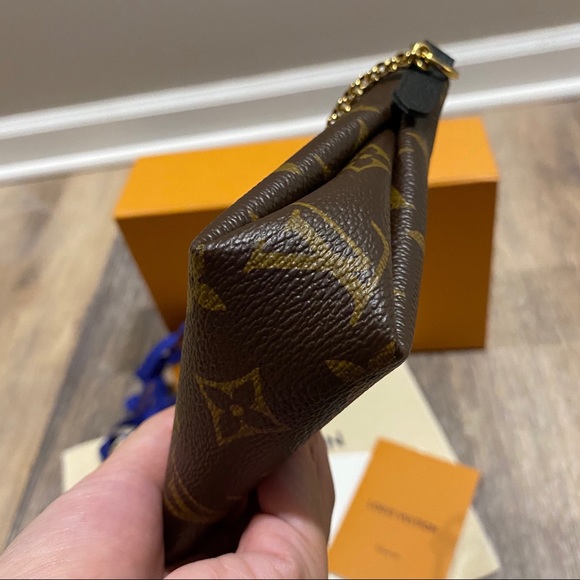*SOLD*Louis Vuitton Pallas Clutch Noir - Picture 8 of 13